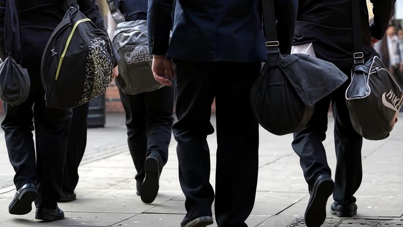 Sindicato alerta sobre crise de masculinidade nas escolas do Reino Unido