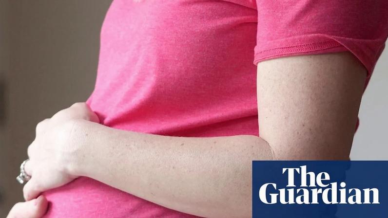 Sindicato defende extensão da licença maternidade paga para docentes britânicos