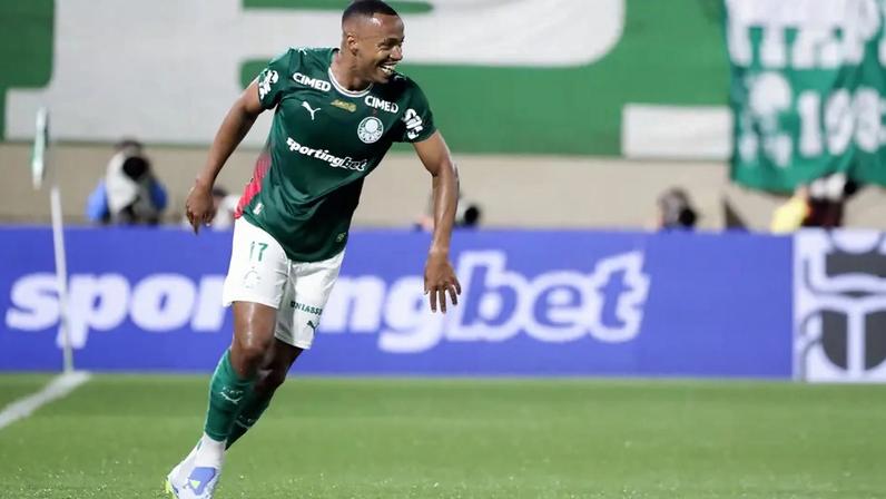 Marlon Freitas, volante do Palmeiras, comemora gol marcado