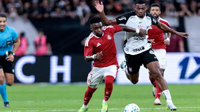Corinthians e Inter se enfrentaram pelo Brasileirão na Neo Química Arena. (Foto: Vilmar Bannach/Ekobanpress/Folhapress)