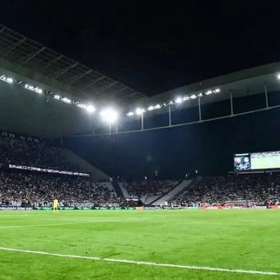 Neo Química Arena interdita banheiro após reclamações