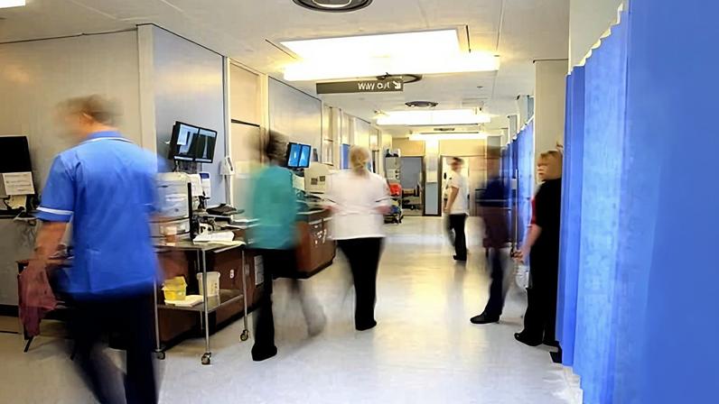 MP rejeita motivação ideológica nas críticas ao acordo Palantir com NHS England