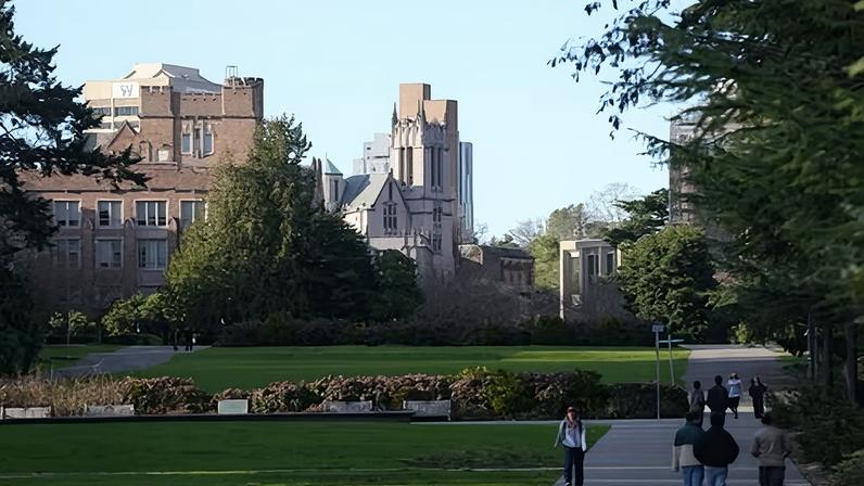 Professor da UW é demitido de diretor após e-mail sobre guerra do Irã