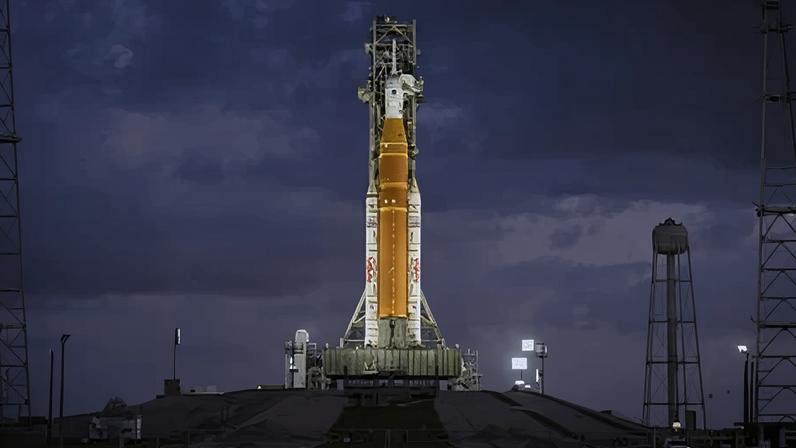 Lançamento Artemis II mobiliza multidões em vislumbre da missão lunar da NASA