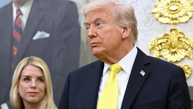 Trump acusado de liderar administração misógina após demissão de Bondi