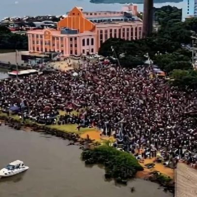 Culto ao entardecer atrai 25 mil pessoas na orla de Porto Alegre