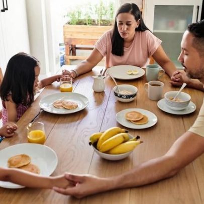 Comece o dia com Deus: 7 orações matinais para toda a família