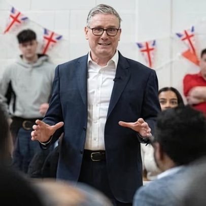 Médicos residentes acusam Starmer de sabotar acordo sobre salários e empregos