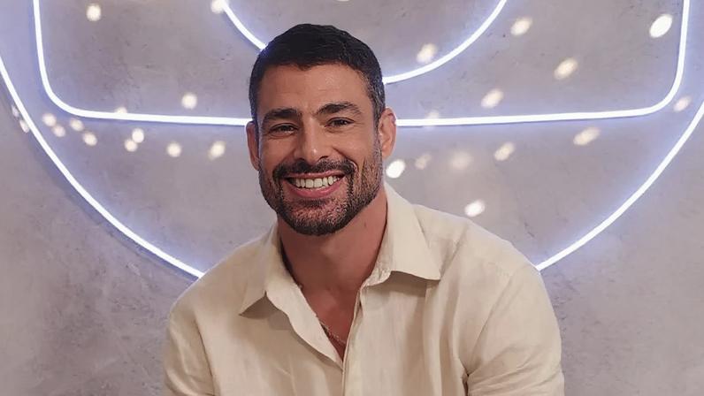 Mãe de Cauã Reymond auxilia filho em 1º amor aos 7 com colega PcD