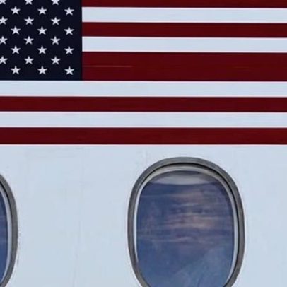 Uganda recebe primeiro voo de deportação dos EUA sob acordo com país terceiro