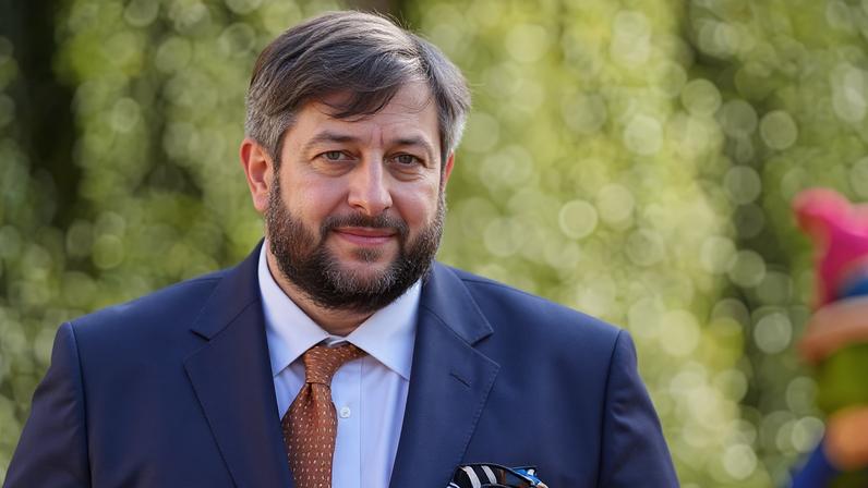 Ator de Bob’s Burgers resgatado após acidente no NH pela escolta do governador