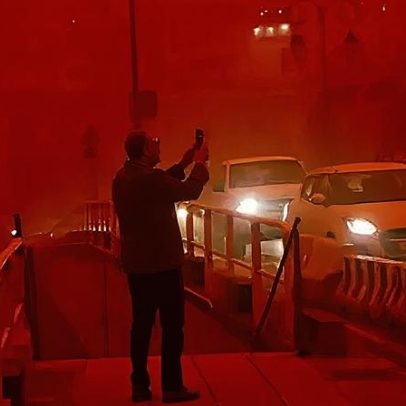 Homem morre em tempestade com poeira sahariana cobrindo Creta