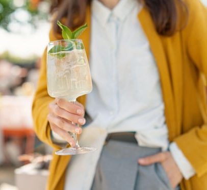 Hugo Spritz é o drink do verão, substituindo o Aperol