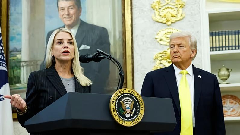 Trump demite Pam Bondi, aliada, do cargo de procuradora-geral