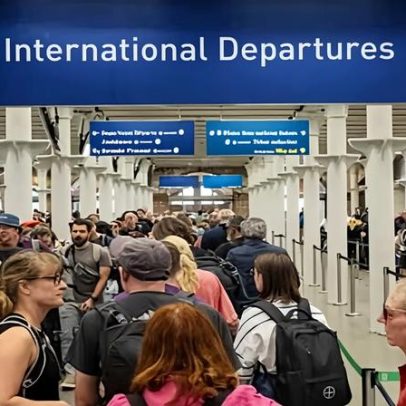 Verificações biométricas para viajantes entre Reino Unido e França voltam a atrasar