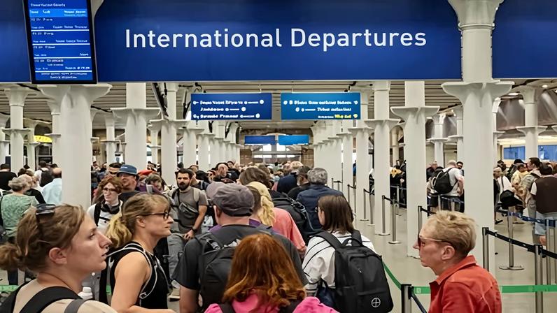 Verificações biométricas para viajantes entre Reino Unido e França voltam a atrasar