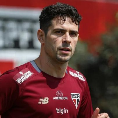São Paulo rescinde com Oscar e meia abre mão de valor milionário