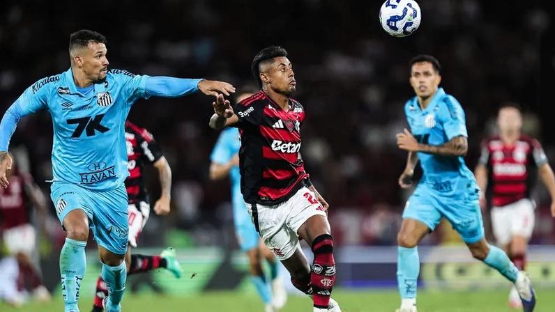 Lautaro abre o placar com golaço em Flamengo x Santos
