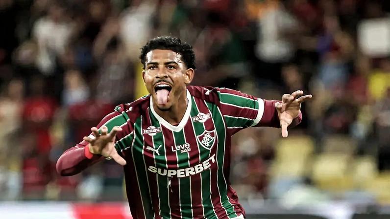 John Kennedy abre o placar em Fluminense x Corinthians