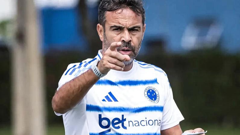 Cruzeiro x Vitória: Artur Jorge define opções para estreia
