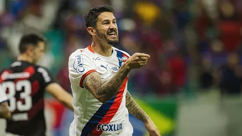 Bahia vence Athletico-PR e se mantém no G4 do Brasileirão