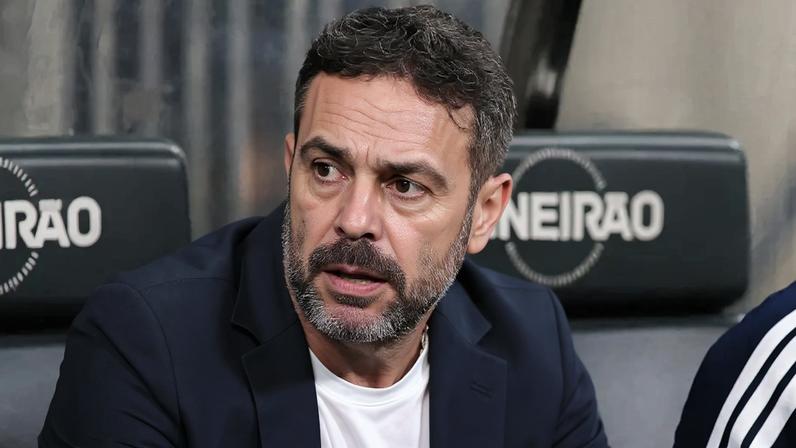 Bastidores da vitória do Cruzeiro revelam discurso de Artur Jorge