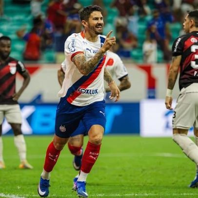 Bahia vence o Athletico-PR por 3 a 0 e segue no topo