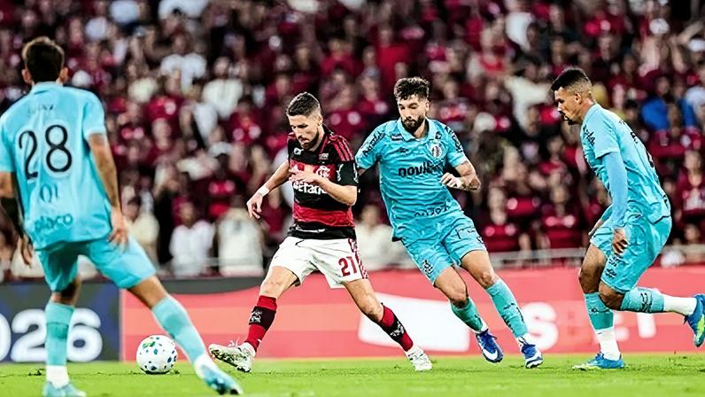 Lautaro Díaz faz golaço contra o Flamengo no Maracanã