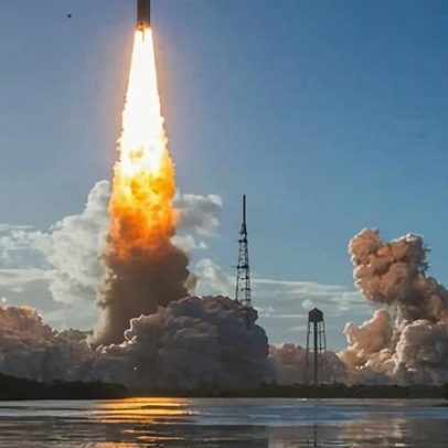Astronautas da Artemis II se preparam para deixar a órbita terrestre rumo à Lua