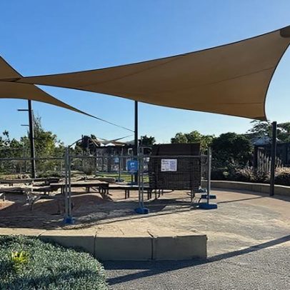Parque infantil de Sydney é fechado novamente por madeira com substância negra