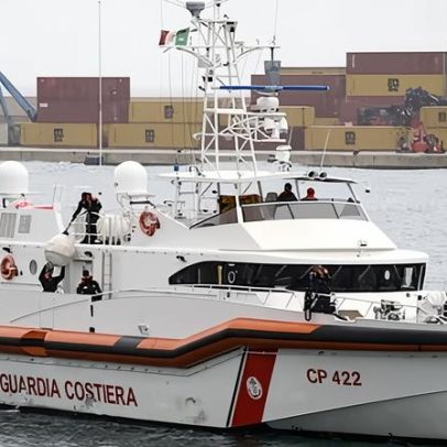 Costa italiana recupera 19 corpos de barco inflável perto de Lampedusa