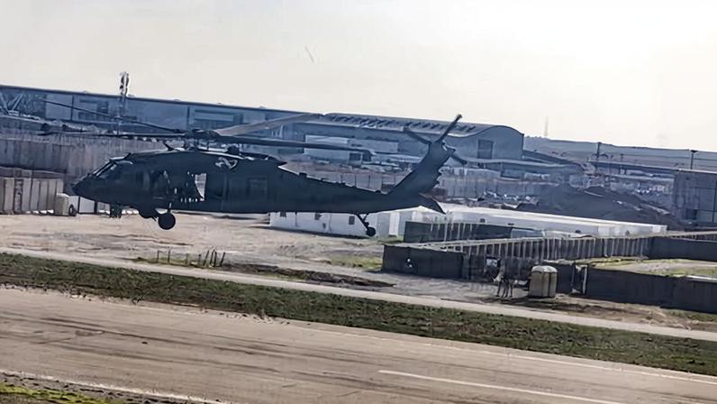 Funcionário de empresa de defesa dos EUA morto no Iraque; pressão para ficar