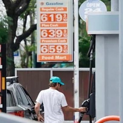 Motoristas de Los Angeles inovam diante da alta dos combustíveis
