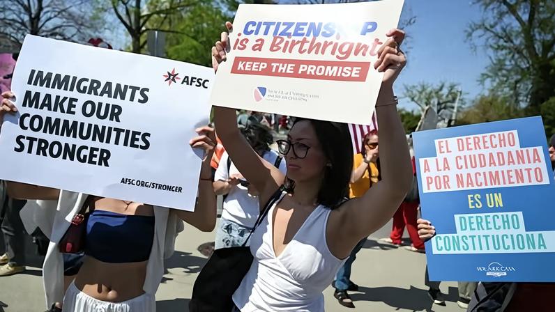 Centenas protestam por cidadania por nascimento na Suprema Corte
