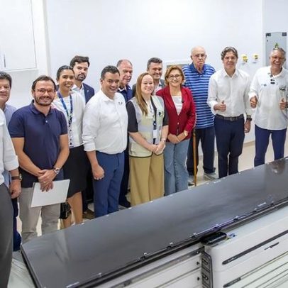 Ministro da Saúde entrega centro de radioterapia e inaugura hospital infantil PE