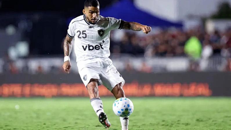 Allan em ação na partida entre Vasco 1x2 Botafogo pelo Brasileirão (Foto: Vitor Silva/Botafogo)
