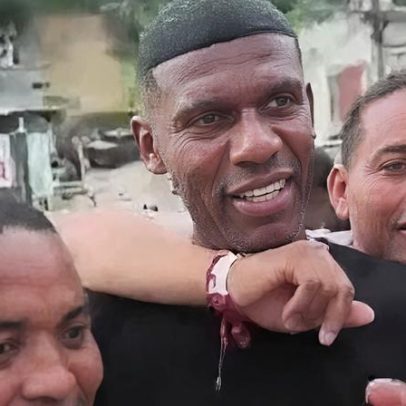 Arboleda é visto com amigos no Equador após deixar o São Paulo