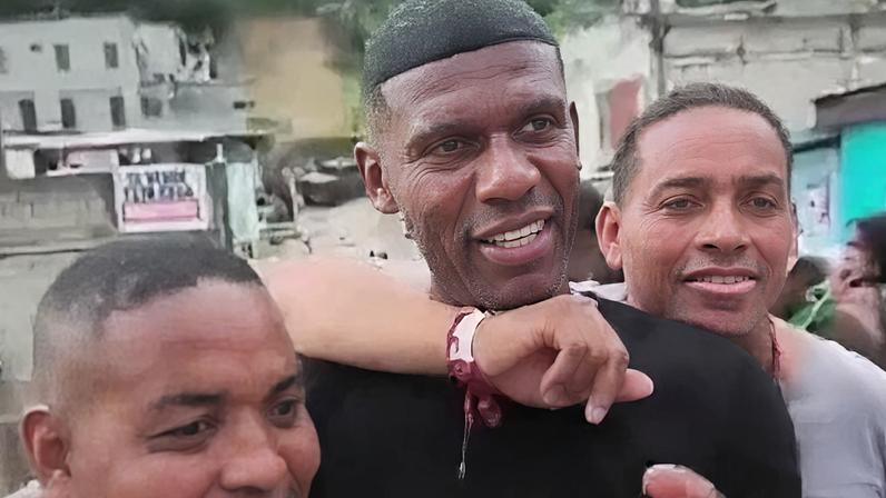 Arboleda em um dos vídeos no Equador