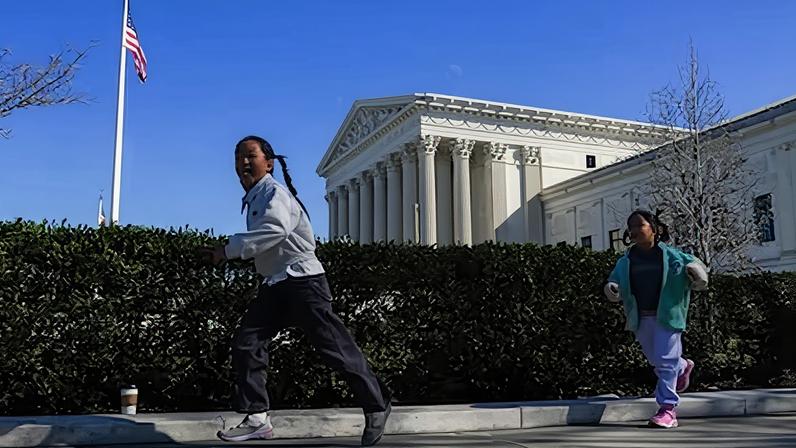 Cidadania por nascimento chega à Suprema Corte dos EUA, redefinindo o futuro
