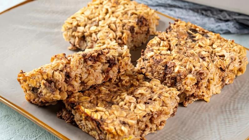 Barrinha de banana com aveia (Imagem: Life morning | Shutterstock)