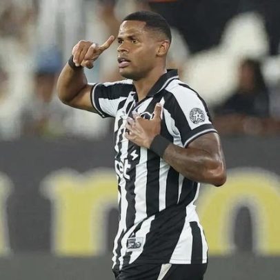 Júnior Santos assume a camisa 7 histórica do Botafogo