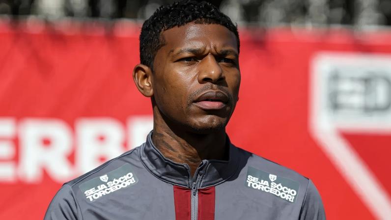 Arboleda continua sumido; São Paulo tenta contato e avalia punição