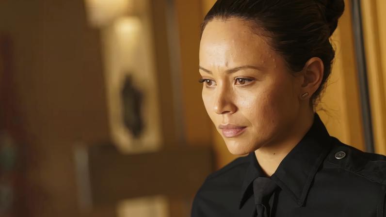 Atriz de The Rookie revela que não sabia dirigir