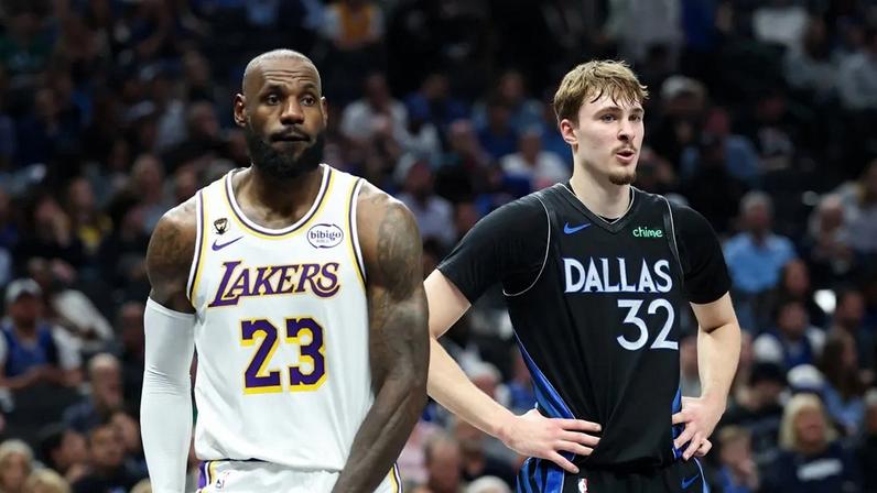 Cooper Flagg e LeBron James marcam história em duelo