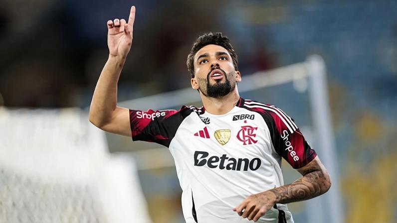 Flamengo confirma valores das compras de Paquetá, Andrew e Vitão