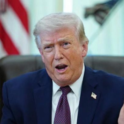 Trump afirma que Irã pediu cessar-fogo, condiciona acordo à reabertura de Ormuz