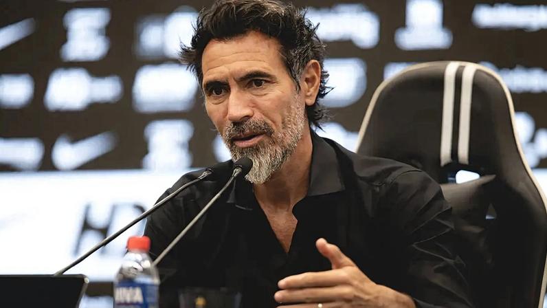 Eduardo Domínguez em coletiva pós Atlético x Athletico (Foto: Pedro Souza / Atlético)