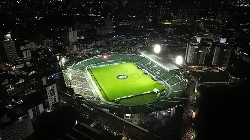 Estádio Orlando Scarpelli, em Florianópolis, palco do jogo entre Athletic e Internacional