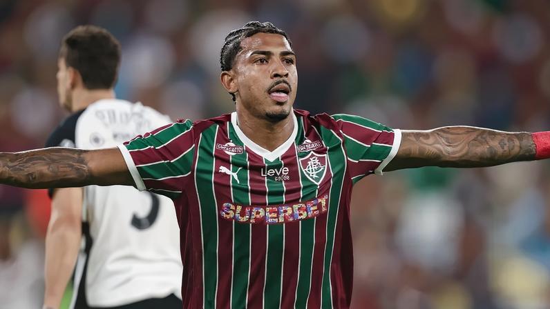 Fluminense vence o Corinthians e assume vice-liderança no Brasileirão