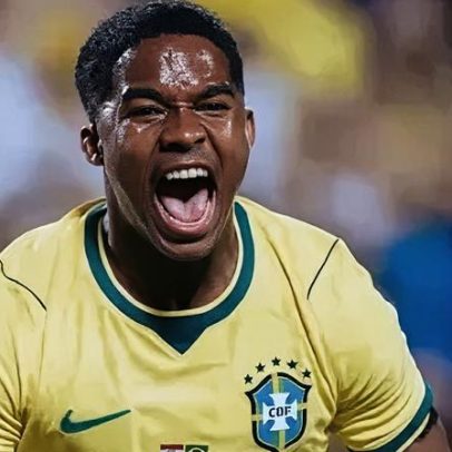 Endrick revela que mensagem da esposa o ajudou em jogo pela Seleção